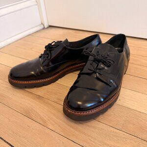 100% Authentic Stuart Weitzman Black Patent Leather Oxfords-US Size 8